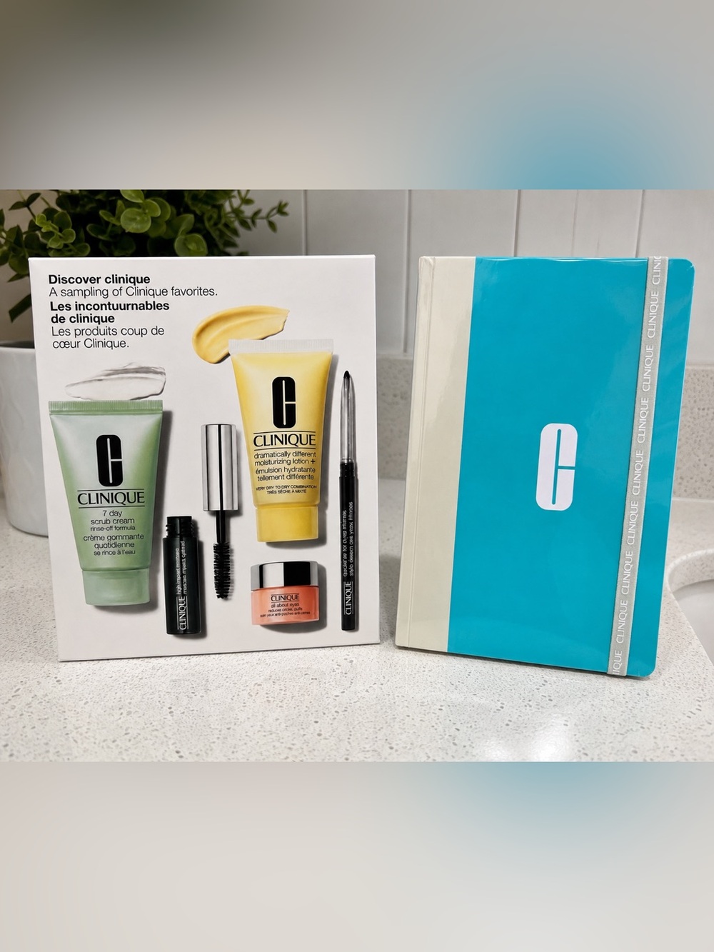 Clinique Dramatically Different Moisture-five piece set-with clinic journal